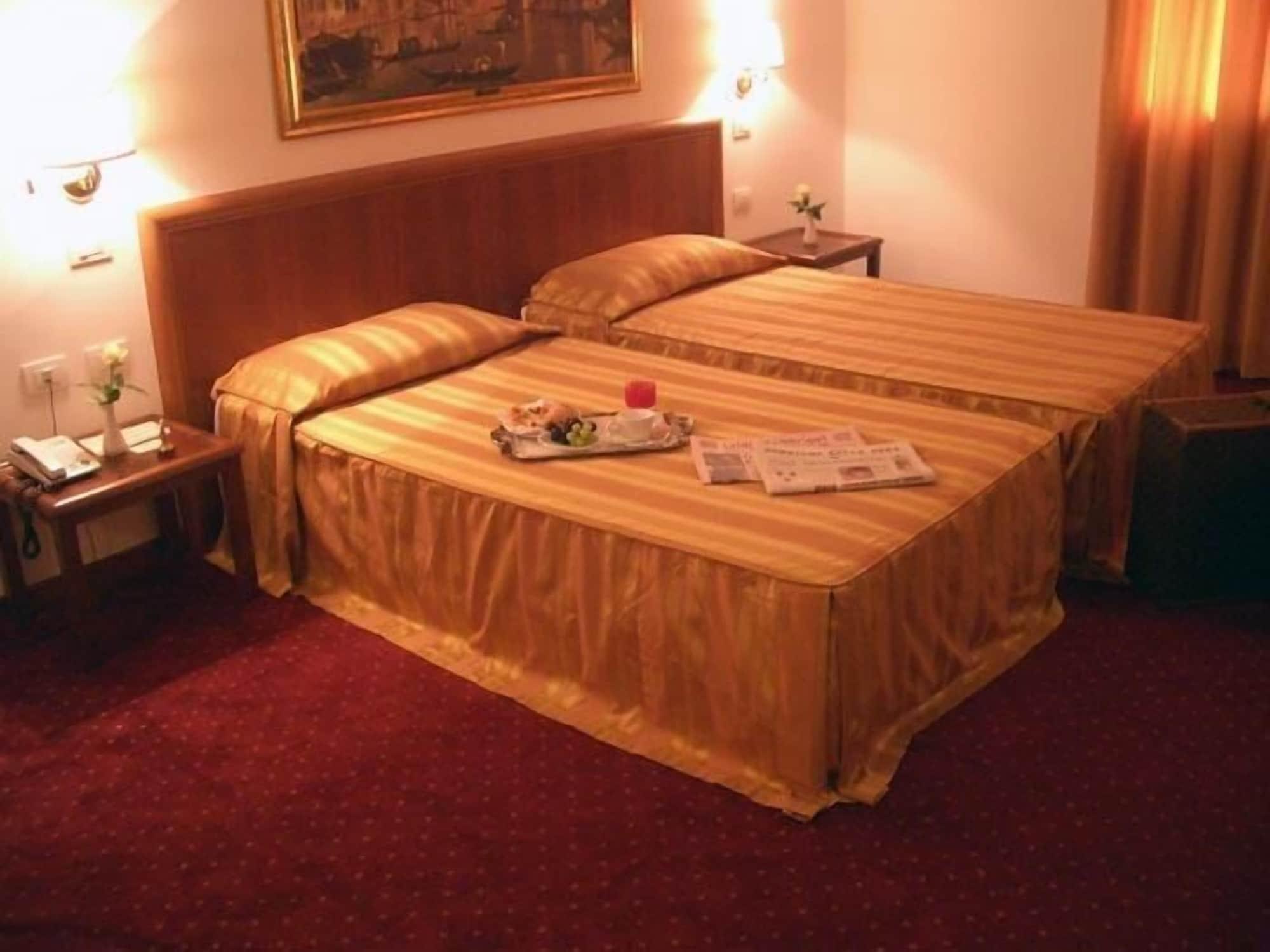 Best Western Park Hotel Continental Сан-Дона-ді-П'яве Екстер'єр фото