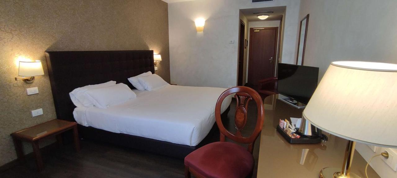 Best Western Park Hotel Continental Сан-Дона-ді-П'яве Екстер'єр фото