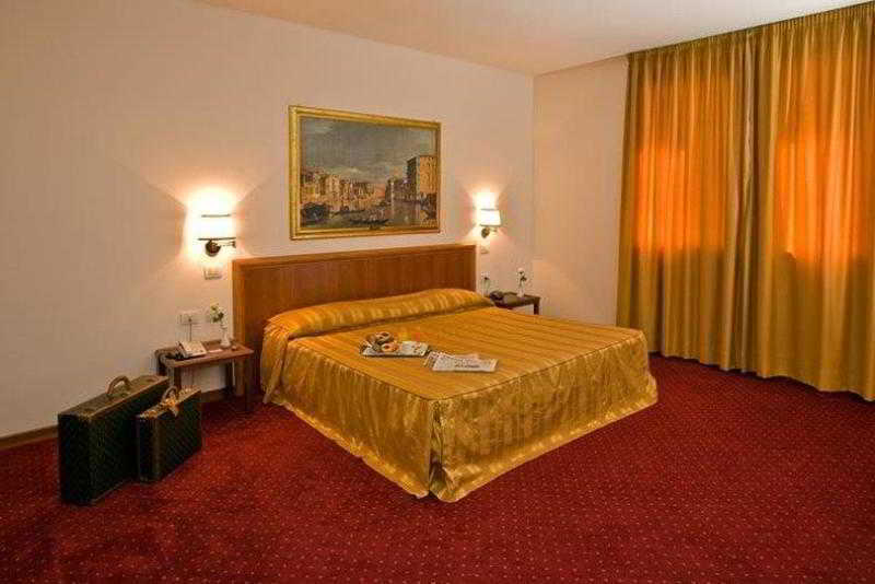 Best Western Park Hotel Continental Сан-Дона-ді-П'яве Номер фото